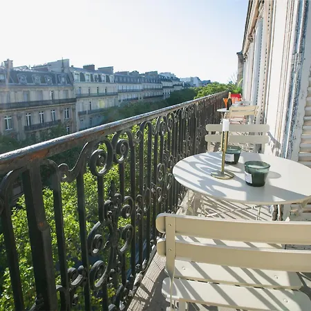 Typical Haussmannien With Eiffel Tower View - Bm68 Paris