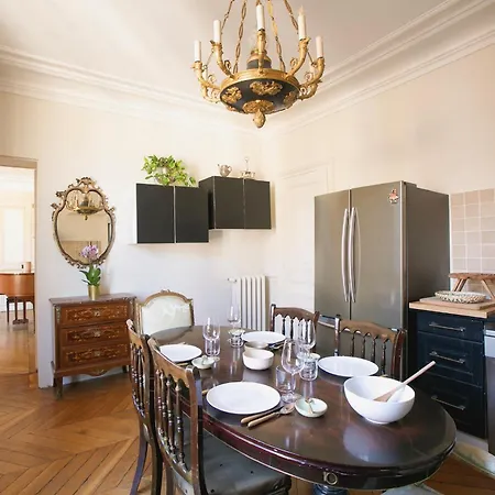 Typical Haussmannien With Eiffel Tower View - Bm68 Apartment *