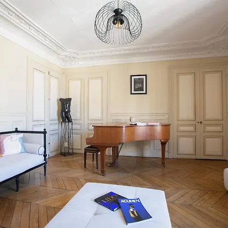 Apartment Typical Haussmannien With Eiffel Tower View - Bm68 *