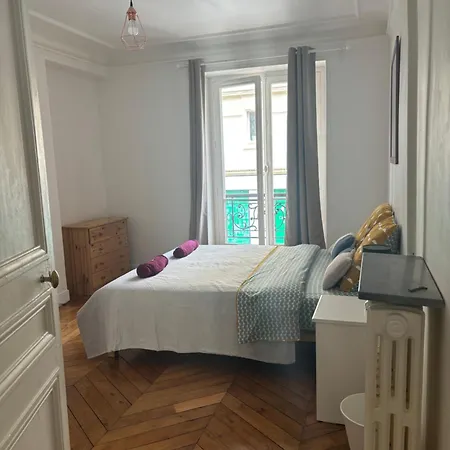 Well Located 3-room In The Center Of *