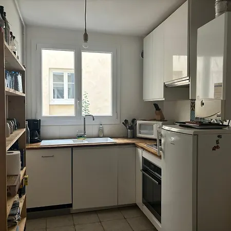 Apartment Well Located 3-room In The Center Of Paris