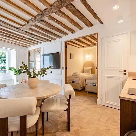 Appartement 2bedrooms Sacree Coeur Place Du Tertre Montmartre Parijs