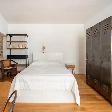 Stylish Canal Saint-martin Apartment Paris