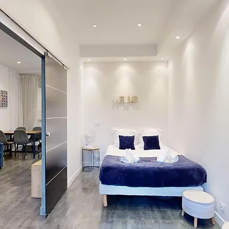 Bluestay 63 - Cozy, Centre Apartment *