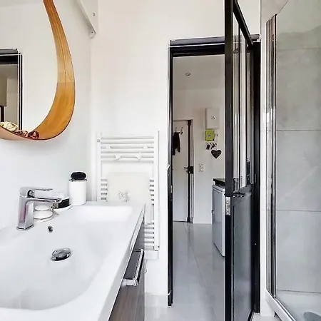 Cosy 2 Person - Near Eiffel Tower Apartment *