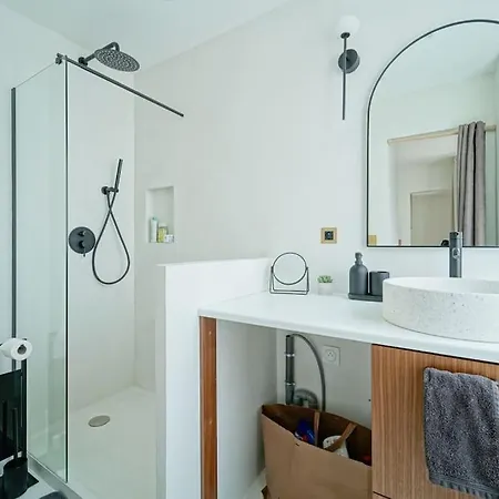 T2 Luxueux Invalides 2 Voyageurs Appartement *
