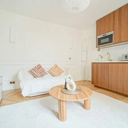 T2 Luxueux Invalides 2 Voyageurs * Paris