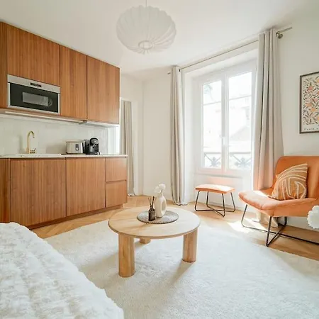 T2 Luxueux Invalides 2 Voyageurs Appartement Paris