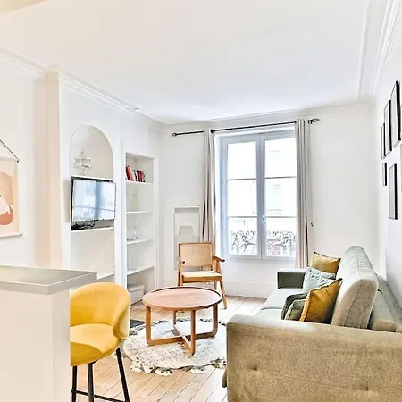 Chic #eiffeltower #champdemars -v Apartment *