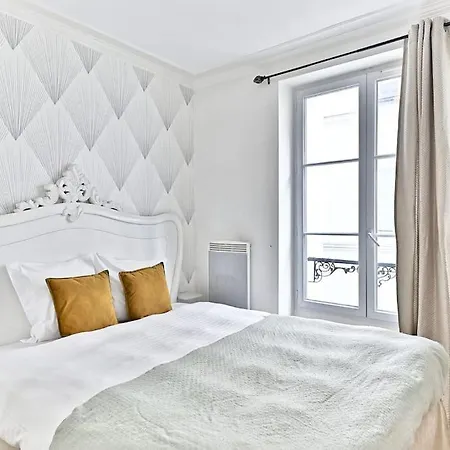 Chic #eiffeltower #champdemars -v Apartment Paris