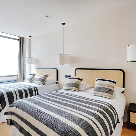 Refurbished - 2bd-8p - Place D'italie Apartment *