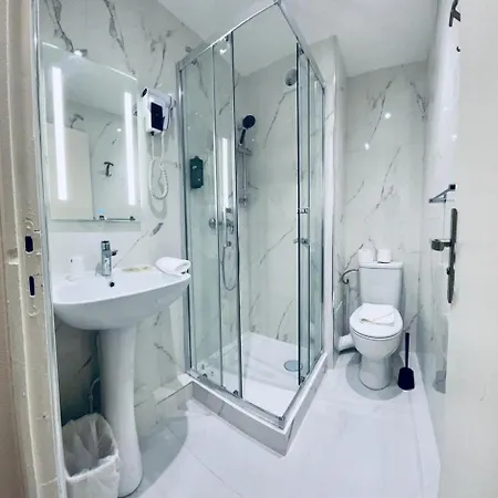Hotel Hipotel Gambetta République 2*