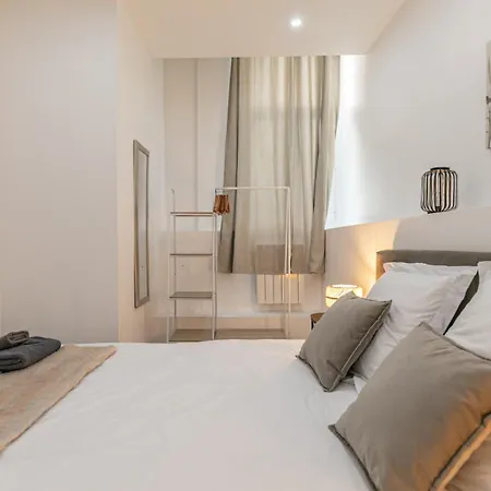 Apartment Cosy 20e Paris