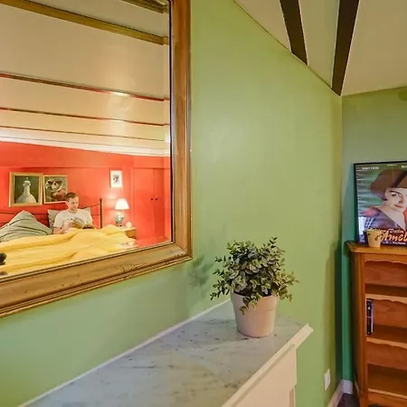 Amelie In Hidden Gem Montmartre Apartment *