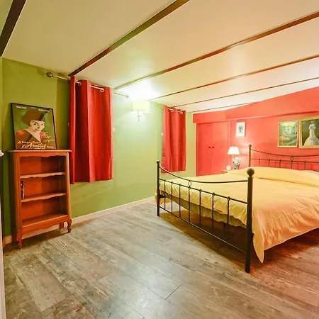 Amelie In Hidden Gem Montmartre Apartment