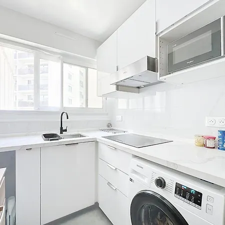 114 - Renove De Luxe Pour 4 Personnes * Paris