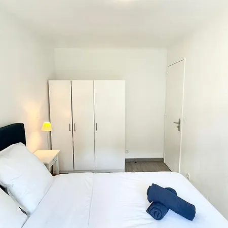 Apartment Avec Balcon, 5 Personnes Paris