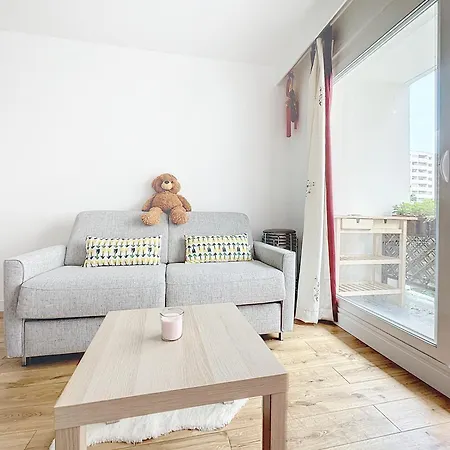 114 - Renove De Luxe Pour 4 Personnes * Paris