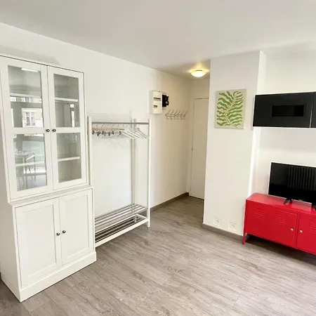Avec Balcon, 5 Personnes * Paris