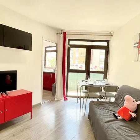 Avec Balcon, 5 Personnes Apartment *