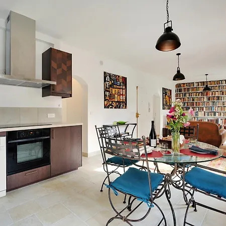 Fully Renovated In Montmartre