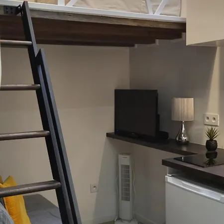 Petite A Avec Ascenseur ! *