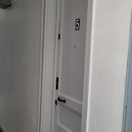 Petite A Avec Ascenseur !