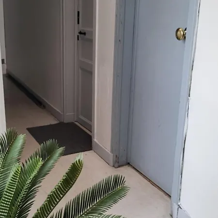 Petite A Avec Ascenseur ! *