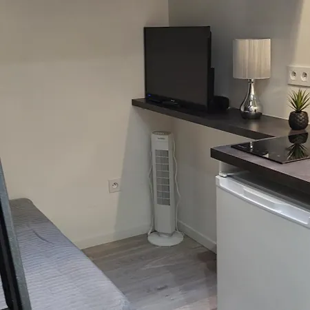 Petite A Avec Ascenseur ! Apartment