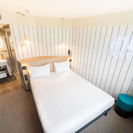 Hotel Ibis Styles Paris 16 3*