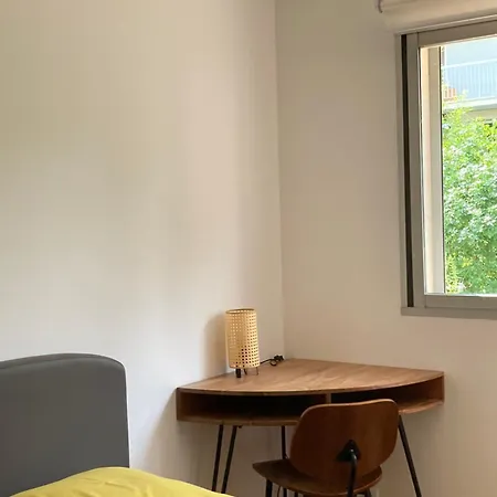 Vue Sur Jardin, 3 Pieces * Paris