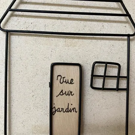 Apartment Vue Sur Jardin, 3 Pieces *