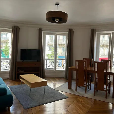 Apartment Well Located 3-room In The Center Of