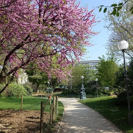 Apartment Le Petit Canotier Paris