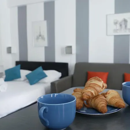 Arc De Triomphe & Trocadero Square - Cityapartmentstay Apartment