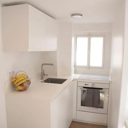 Triplex Lumineux Avec Balcon - 500m Champs Elysees Apartment Paris