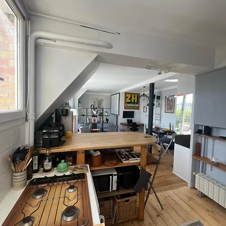 Artiste Apartment *