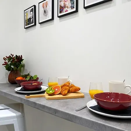 Fresh Large Studio For 4 * Paryż