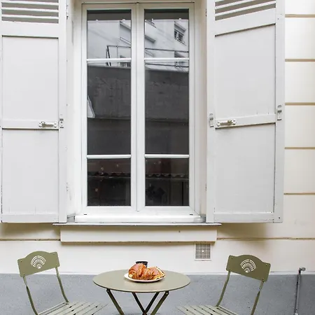 Charming Studio With Patio Passerelle * Paris