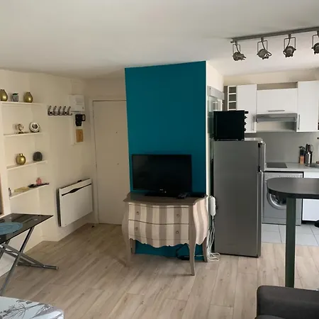 Cosy And Charming In Paris
