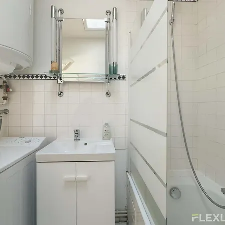 Flexliving - Whole Flat - Bausset Apartment *