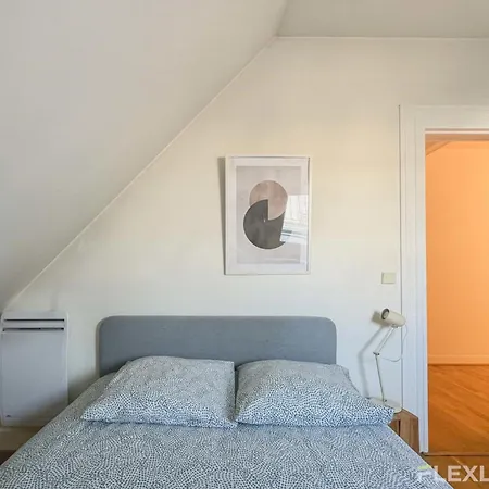 Flexliving - Whole Flat - Bausset Apartment Paris