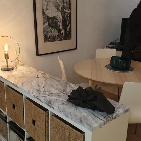 1 Minute Gare Montparnasse , Center , Front Metro,close To Eiffel Tour And Louvre Meusm Apartment