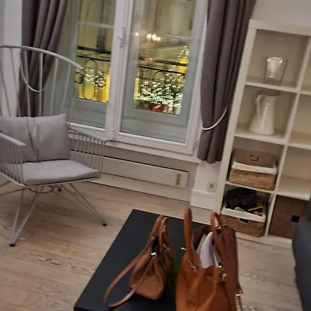1 Minute Gare Montparnasse , Center , Front Metro,close To Eiffel Tour And Louvre Meusm Apartment *