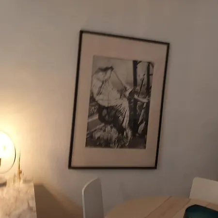 1 Minute Gare Montparnasse , Center , Front Metro,close To Eiffel Tour And Louvre Meusm * Paris