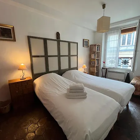 Appartamento Typical Marais 3 Bedroom - Beaubourg Parigi