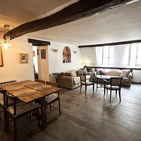 Typical Marais 3 Bedroom - Beaubourg Appartamento