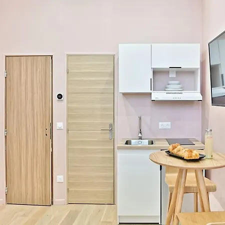 Petit Confortable & Tranquille 17eme Apartment *