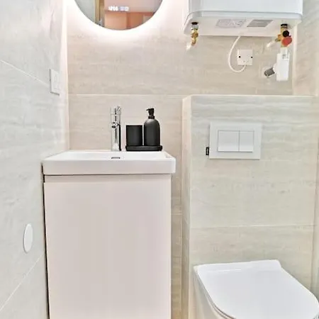 Petit Confortable & Tranquille 17eme Apartment *