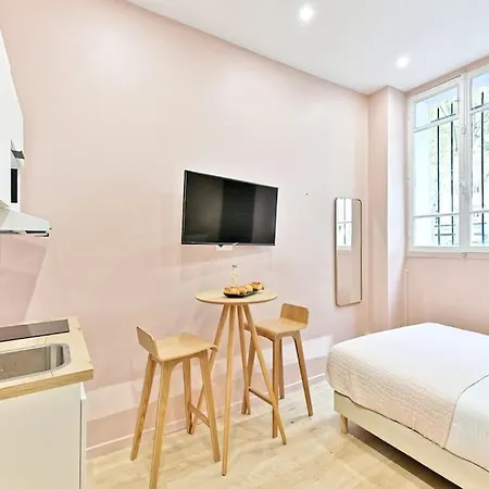 Petit Confortable & Tranquille 17eme * Paris
